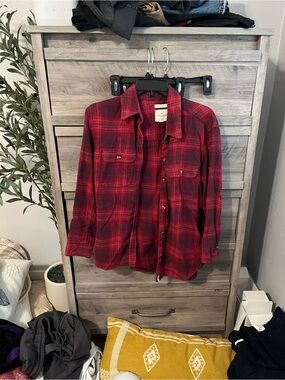 American Eagle Outfitters Red and Black Plaid Oversized Button-Up